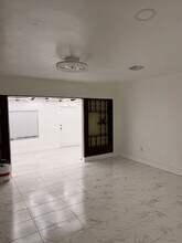 1505 NW 32nd Ave in Miami, FL - Foto de edificio - Building Photo