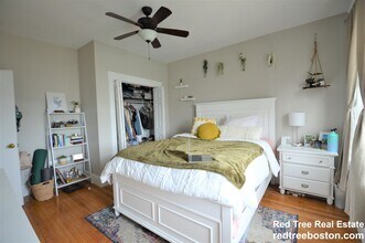 2 Sutherland Rd, Unit 1 in Boston, MA - Building Photo - Building Photo