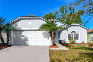 12807 Kings Lake Dr in Gibsonton, FL - Building Photo