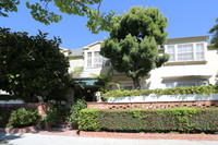 9961-9985 Robbins Dr in Beverly Hills, CA - Foto de edificio - Building Photo