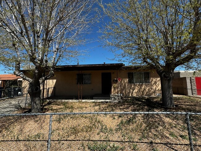 315 San Andres Ave NW in Albuquerque, NM - Building Photo - Building Photo