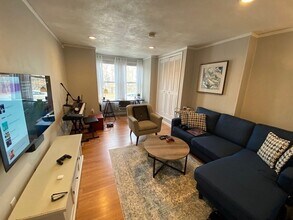 133 Havre St, Unit 1 in Boston, MA - Building Photo - Building Photo
