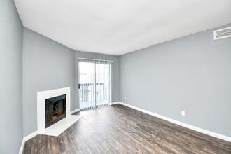 5959 Bonhomme Rd in Houston, TX - Building Photo - Building Photo