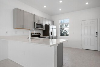 8565 Daybreak St in Sarasota, FL - Building Photo - Building Photo