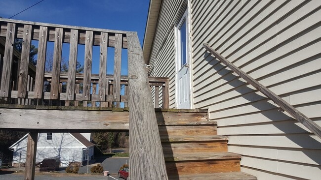 property at 933 Pulaski Hwy