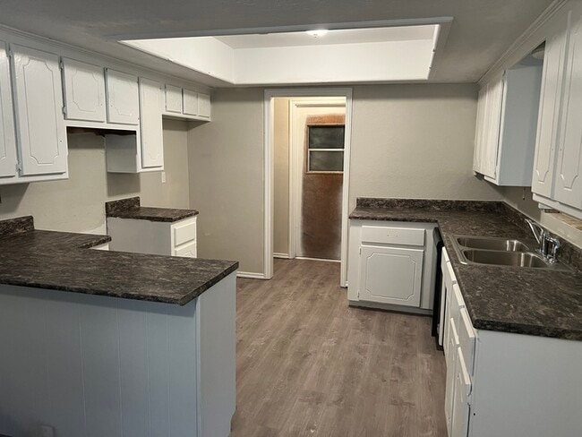 9513 S Ross Ave in Oklahoma City, OK - Building Photo - Building Photo
