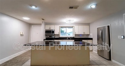 7713 Heather St in New Port Richey, FL - Building Photo - Building Photo