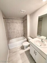 5019 Moon Ln in La Belle, FL - Building Photo - Building Photo