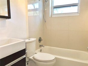 416 NE 15th Ave-Unit -1J in Fort Lauderdale, FL - Building Photo - Building Photo