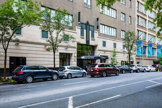 South Park Tower in New York, NY - Foto de edificio - Building Photo