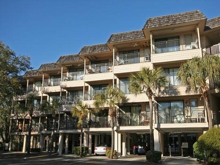 23 S Forest Beach Dr-Unit -#240 in Hilton Head Island, SC - Foto de edificio