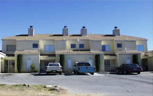 20157 Carlisle Rd in Apple Valley, CA - Foto de edificio - Building Photo