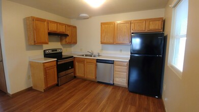207 N Elm St, Unit 207 in Lebo, KS - Building Photo - Building Photo