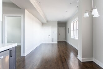 4501 N Kedzie Ave, Unit 3R in Chicago, IL - Foto de edificio - Building Photo