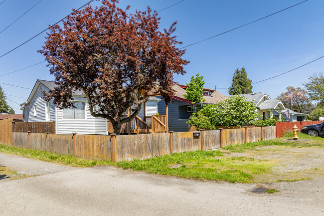 418 7th St SE in Auburn, WA - Building Photo - Building Photo