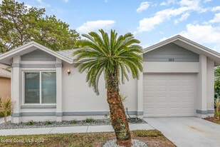 382 Cypress Point Dr in Melbourne, FL - Building Photo