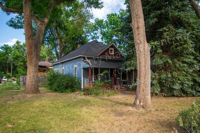 property at 302 Scott Ave