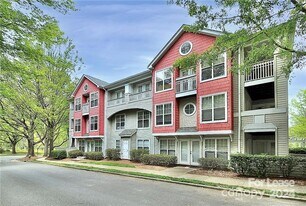 1140 W 1st St in Charlotte, NC - Building Photo
