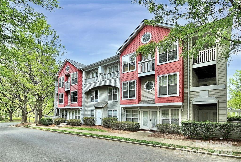 1140 W 1st St in Charlotte, NC - Building Photo