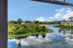 8370 Wingate Dr in Sarasota, FL - Building Photo