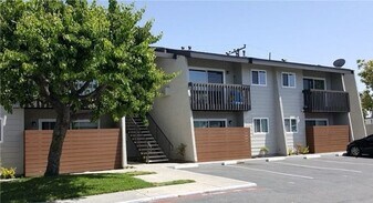 7042 Fenway Dr. in Westminster, CA - Building Photo