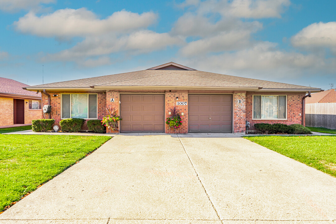 Parkview Estates in Joliet, IL - Foto de edificio