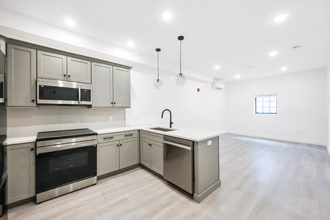126 Adelaide Ave in Providence, RI - Building Photo - Building Photo