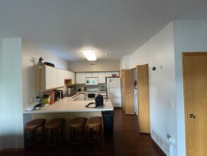 2890 Coral Ct in Coralville, IA - Building Photo - Building Photo