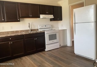 1018 Davis St in Jacksonville, NC - Building Photo - Building Photo