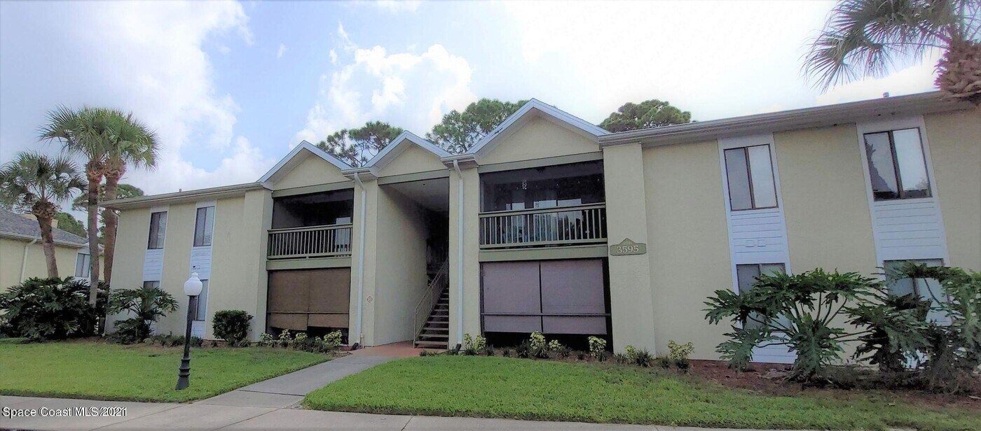3595 Sable Palm Ln in Titusville, FL - Building Photo