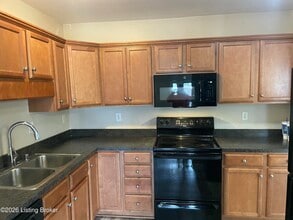 8832 Moody Rd in Louisville, KY - Building Photo - Building Photo