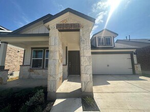 453 Alamito Ave in Kyle, TX - Foto de edificio - Building Photo