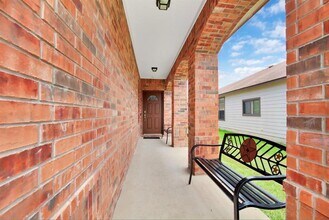 1721 E Mesa Park Dr in Round Rock, TX - Building Photo - Building Photo