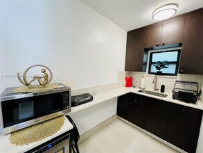 38 NW 52nd St in Miami, FL - Building Photo - Building Photo