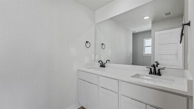 1700 Cuppett Cir in Pea Ridge, AR - Building Photo - Building Photo