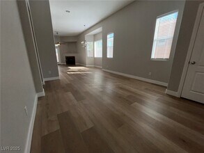 10780 Valencia Hills St in Las Vegas, NV - Building Photo - Building Photo