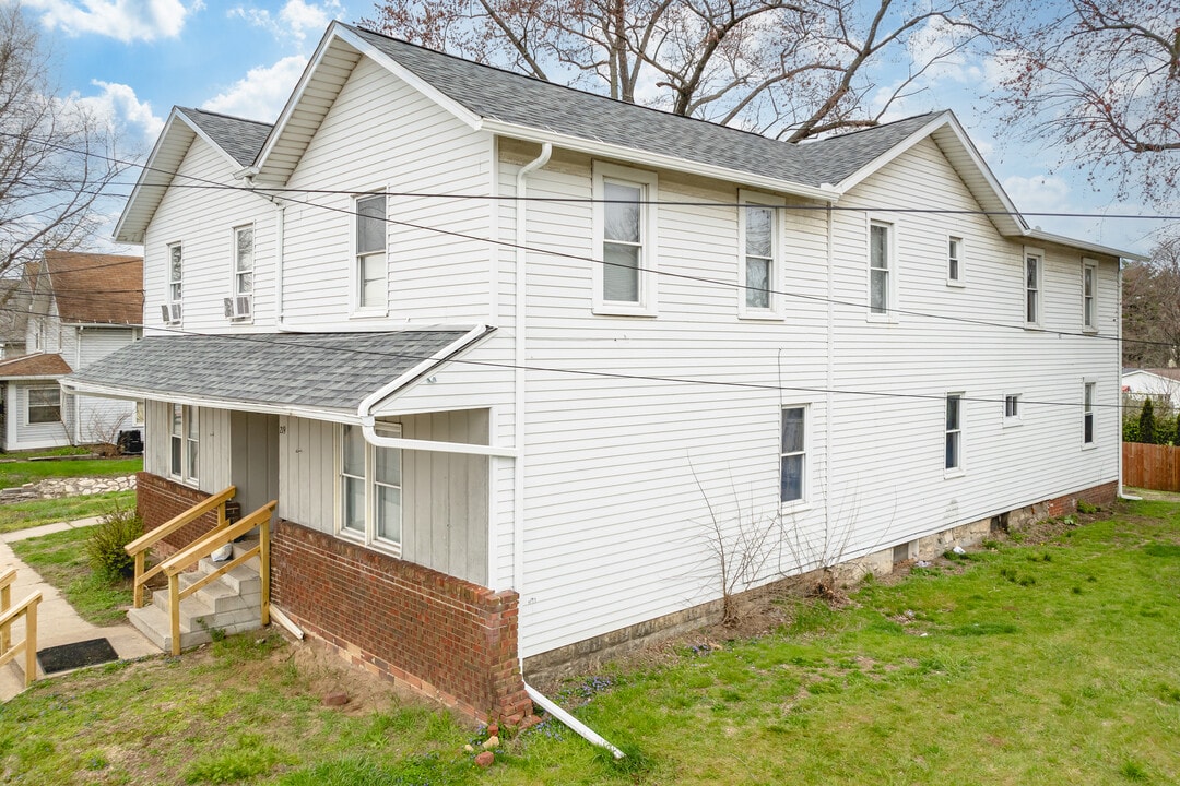 219 E McPherson Hwy in Clyde, OH - Foto de edificio