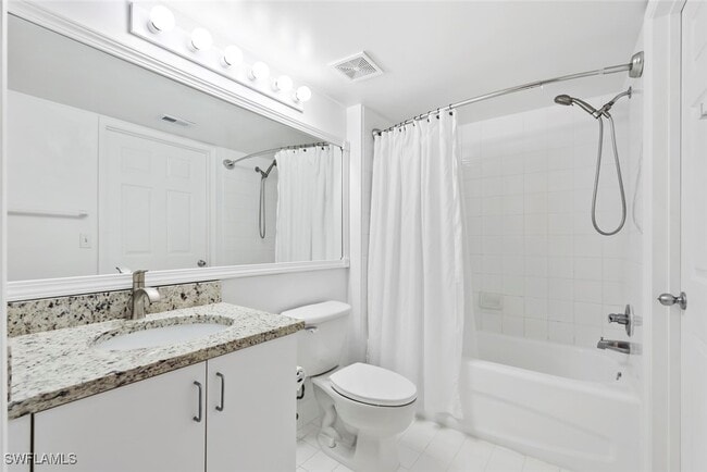1875 Florida Club Dr in Naples, FL - Foto de edificio - Building Photo