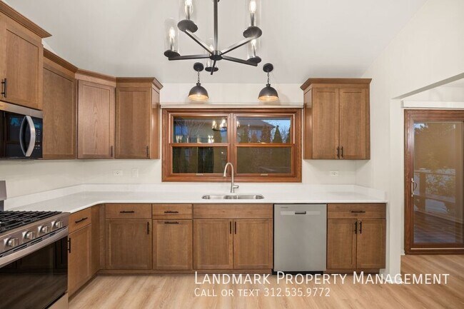 409 Sara Ave in Lemont, IL - Building Photo - Building Photo