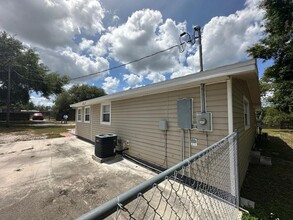 3745 Mt Tabor Rd in Lakeland, FL - Foto de edificio - Building Photo