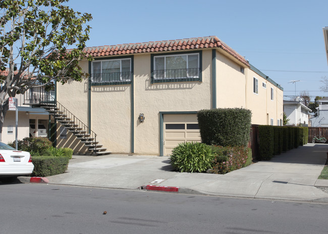 1132 Paloma Ave in Burlingame, CA - Building Photo - Building Photo