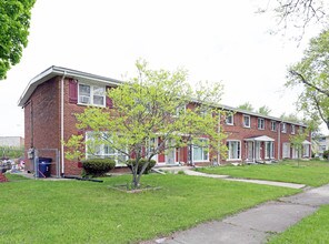 62-72 E Blecke Ave in Addison, IL - Foto de edificio - Building Photo