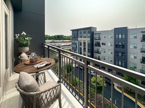 Preserve at Westfields in Chantilly, VA - Foto de edificio - Building Photo