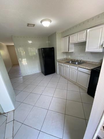 325 W Merritt Ave in Merritt Island, FL - Building Photo