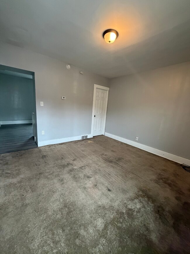 1305 Airbrake Ave, Unit 1305 in Turtle Creek, PA - Foto de edificio - Building Photo