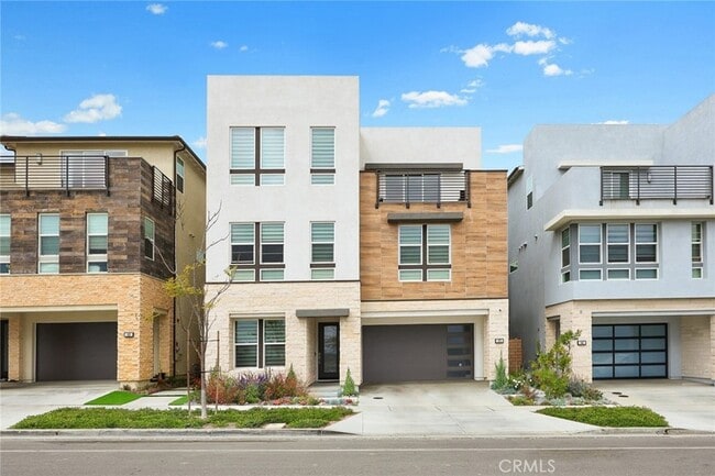 478 Sycamore Dr in Montebello, CA - Foto de edificio - Building Photo