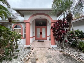 1872 SW Airoso Blvd in Port St. Lucie, FL - Building Photo