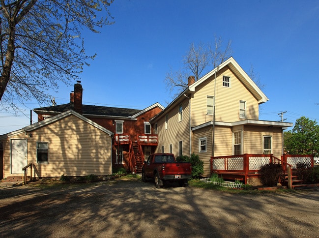 201 Saint Clair St in Painesville, OH - Building Photo - Building Photo