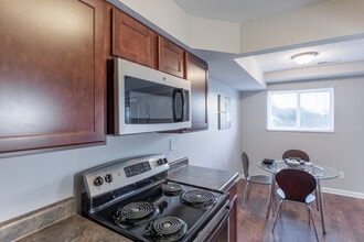 Stone Creek Apartments in Cincinnati, OH - Building Photo - Interior Photo