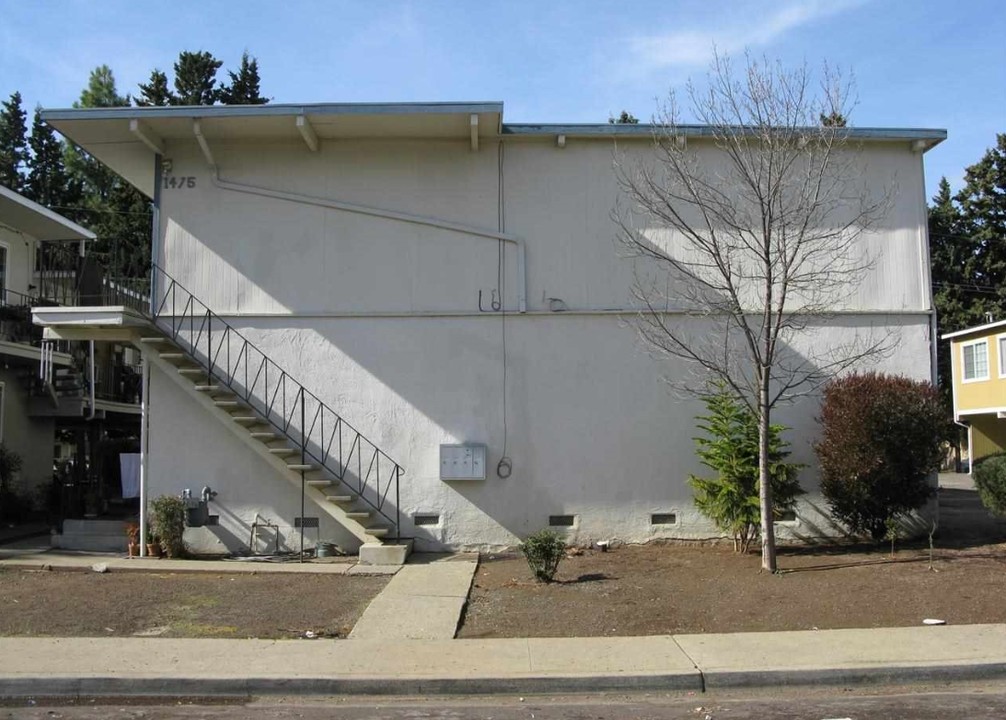 1475 Marclair Dr in Concord, CA - Foto de edificio